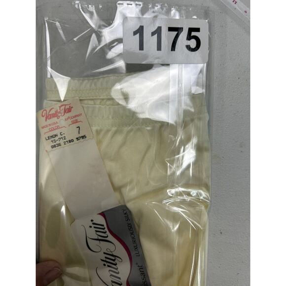 Vanity Fair Ravissant Sissy Granny Panties Silky Nylon 7/L Lemon Yellow New VTG - Picture 9 of 9